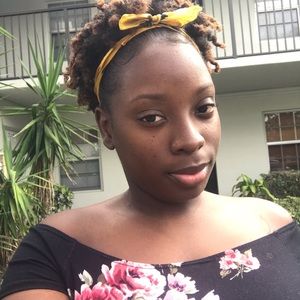 Meet your Posher, Janeka